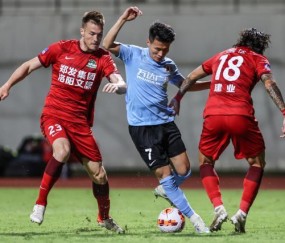 南宫官方网站-中超首轮：大连人有新意 本土可喜两国脚应追罚