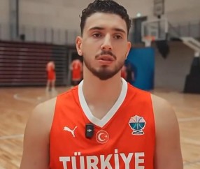 申京：NBA中恩比德最难防守；我状态好时在NBA无人可挡